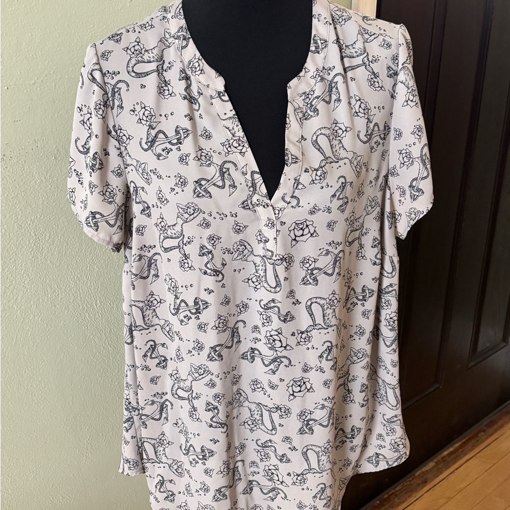 Torrid White Cream Relaxed Mandarin Collar Blouse